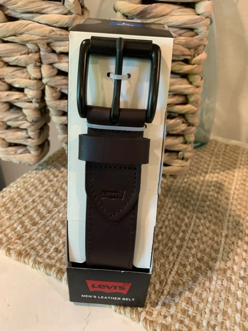 Levi's Men's Dark Brown Leather Belt with Matte Black Buckle L - Picture 4 of 6